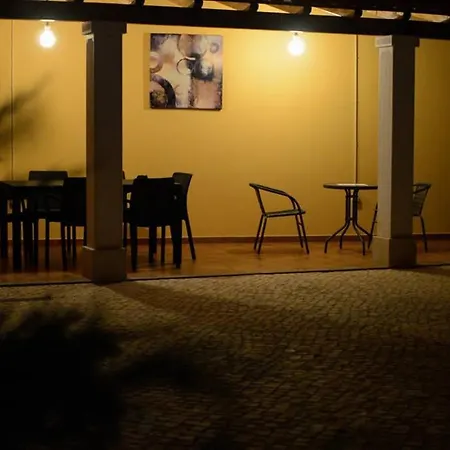 Quinta Da Cerca T1 / Romântico
